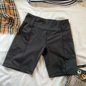 Athletic works women sports biker bottom size L like new